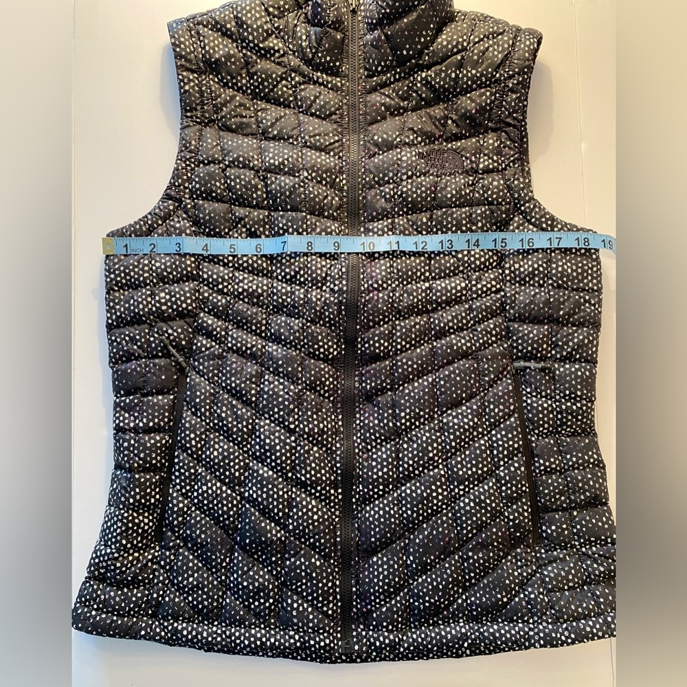 The North Face Womens Medium Black/polka dot/speckled vest - Picture 7 of 9